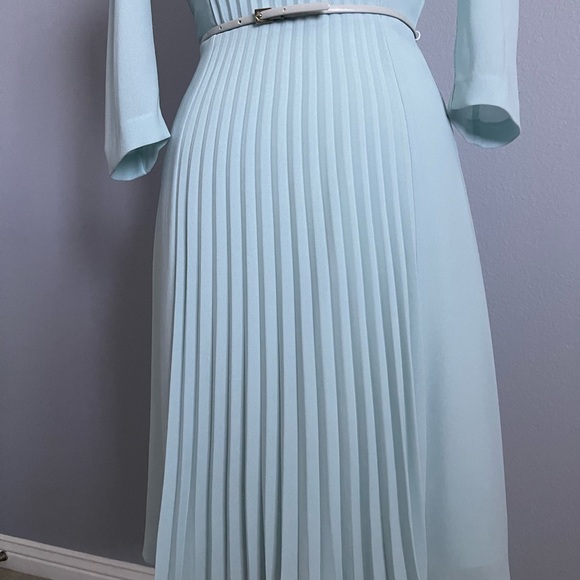 Boss silk mint color pleated dress. - Picture 9 of 10